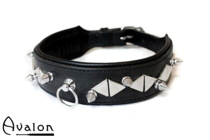 Avalon - REVERED - Collar med spisse og flate nagler - Sort