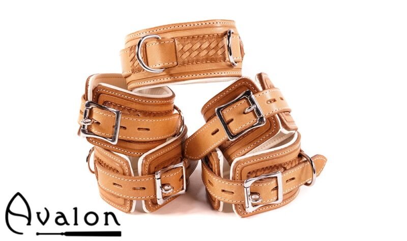 Avalon - LUST - Collar og Cuffs, 5 deler, Brunt og Hvitt